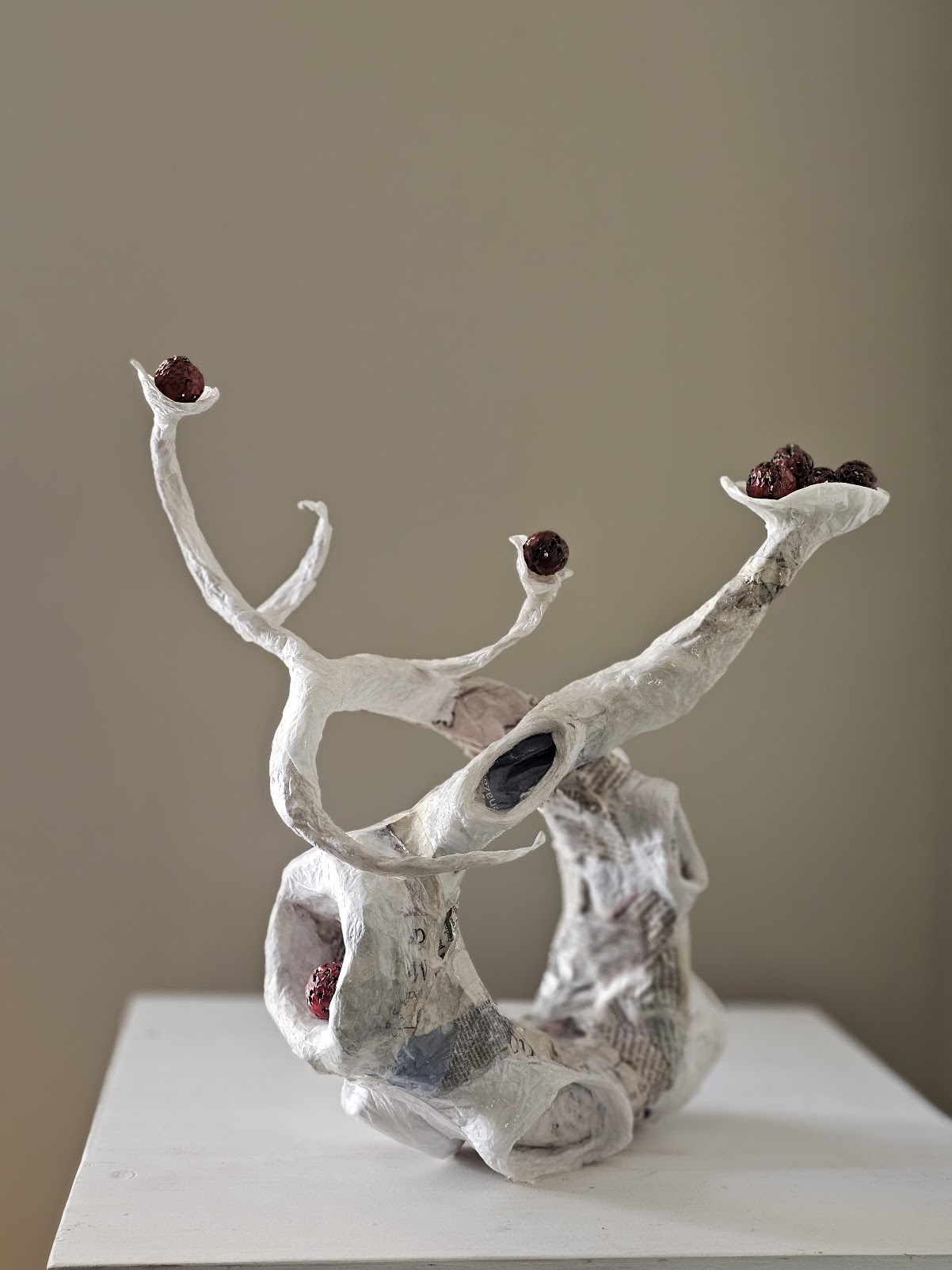 Creatura de Papel Maché I - Escultura